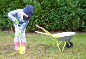 Kruiwagen met tuingereedschap - Afbeelding 2