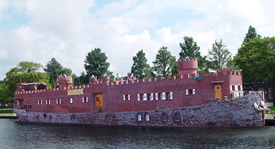 Museumschip-Kasteel-Vlotburg1.jpg